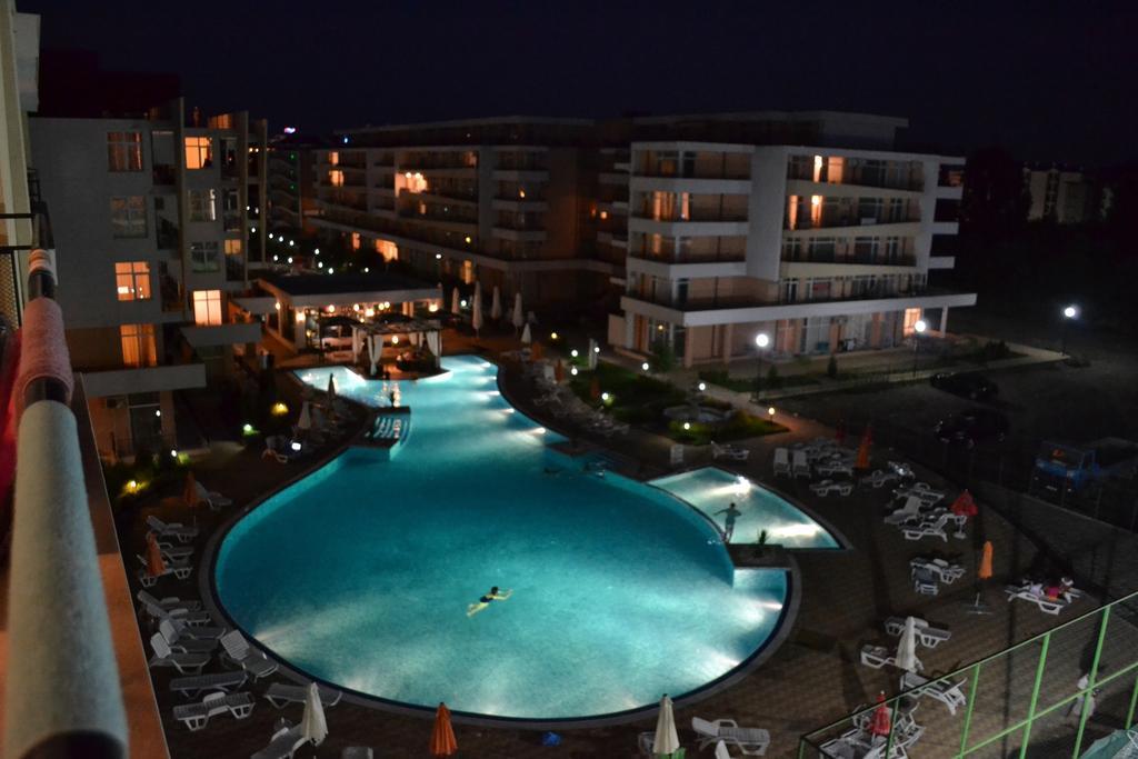 Grand Kamelia * Σάνι Μπιτς