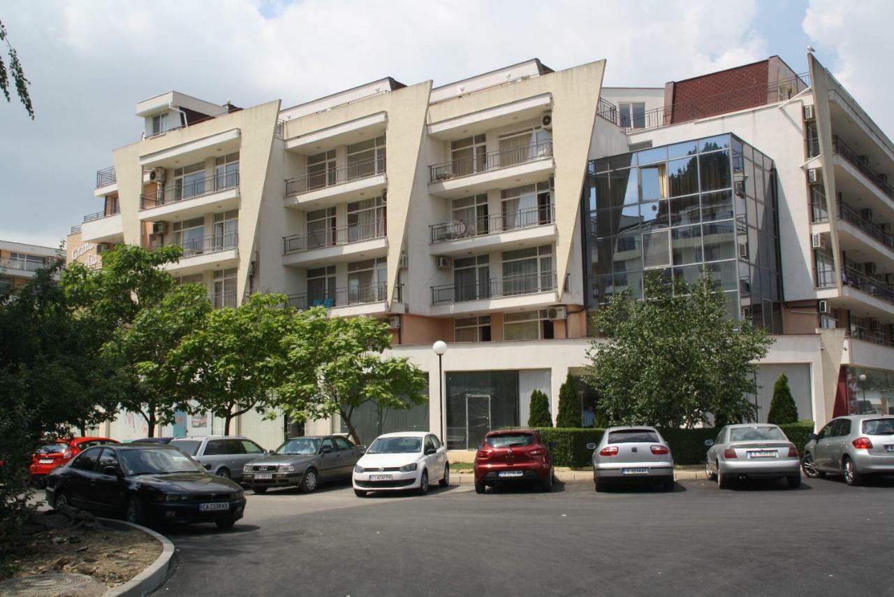 Grand Kamelia